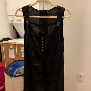 Black dress with button and clip, Dejavu